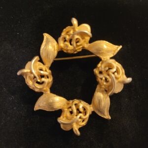 Sarah Coventry Elegant Gold Tone Floral Brooch